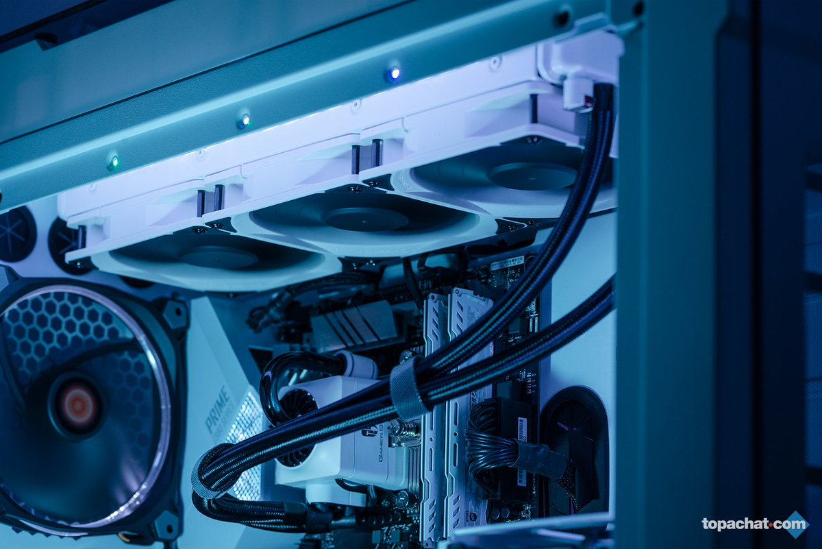 TopAchat's tweet photo. @ballistixFR @Seagate @Thermaltake_fr @bequietofficial @IntelFrance Refroidissement et élégance, le @DeepcoolFrance Gamer Storm Captain 360 EX RGB Blanc est monté dans la #Config12 ! #20AnsTopAchat
https://t.co/V9ypCSwVyB
Participe ici ⬇
https://t.co/GRKq2JTsTF https://t.co/PDBIsjxlPq