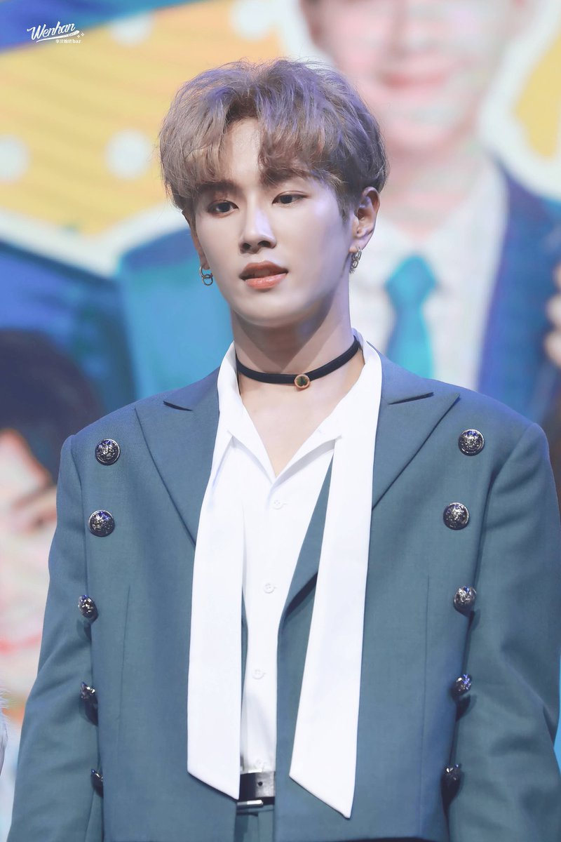 WenhanBar's tweet photo. 190519|真果粒见面会
l did't  know the most beautiful landscape was hidden in your eyes until l tramped over hill and appreciated for the scenery all over the world.
#李汶翰 #WENHAN #문한 #유나인 #UNIQ #UNINE https://t.co/u3Z1quUeqA