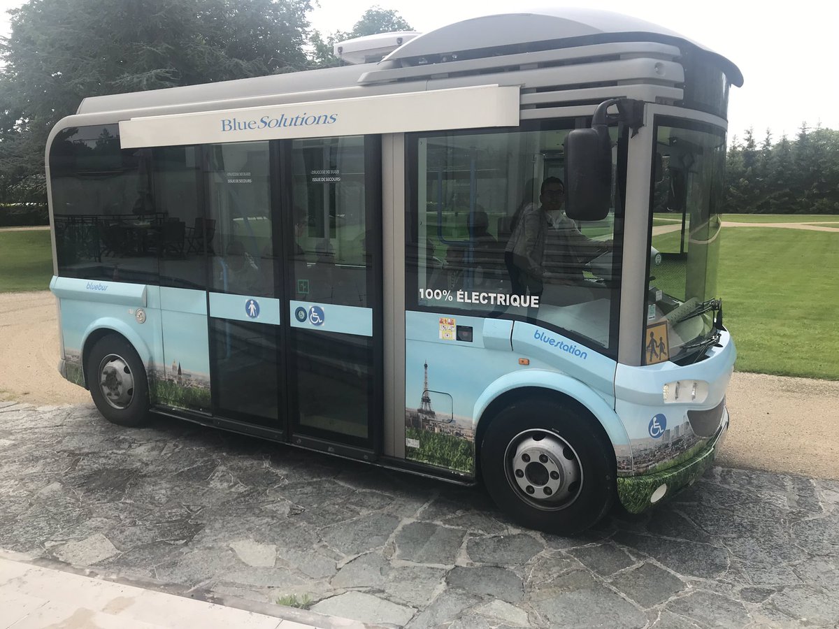 Alliance_edu_uw's tweet photo. Petit tour en mini bus électrique pour se détendre et prendre l’air ! Avec @EarthTalentWeb #BlueSolution @epaidf https://t.co/Fl7Gjsipb3