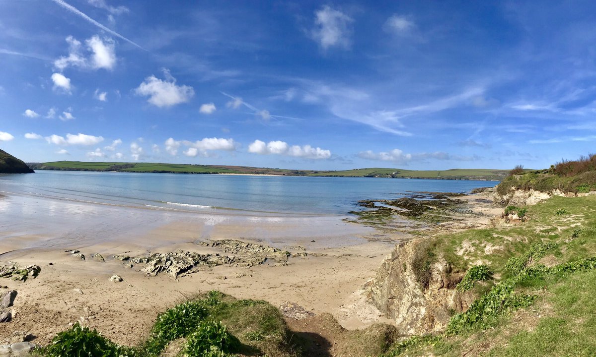 JohnBrayCornishHolidays tweet media
