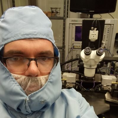 notthatstander's tweet photo. I am a #ResearcherInAfrica, working on mm-wave systems, antennas, and microelectronics. Our work is in support of the reliability of future #5G and #WiGIG data connectivity with #CMOS and #BiCMOS, as well as testing and calibration for radio astronomy. @NRF_News. https://t.co/VS3PEj2pr7