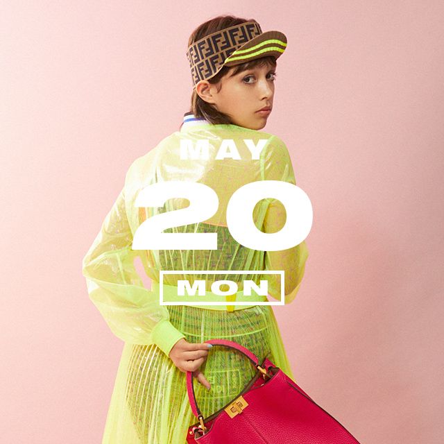 NYLONJAPAN's tweet photo. 「365日、毎日がアニバーサリー」をテーマに、ファッショナブルでユニークなスタイリングを毎日アップ。5月20日は『世界蜂の日』。ブンブンと花から花へ蜜を求めて飛ぶ蜜蜂をインスピレーション源に、フューチャリスティックな装いを。
https://t.co/Bp8Vh7MkqX
#Fendi #FendiRomAmor #fisfor https://t.co/CtfccqbDTk