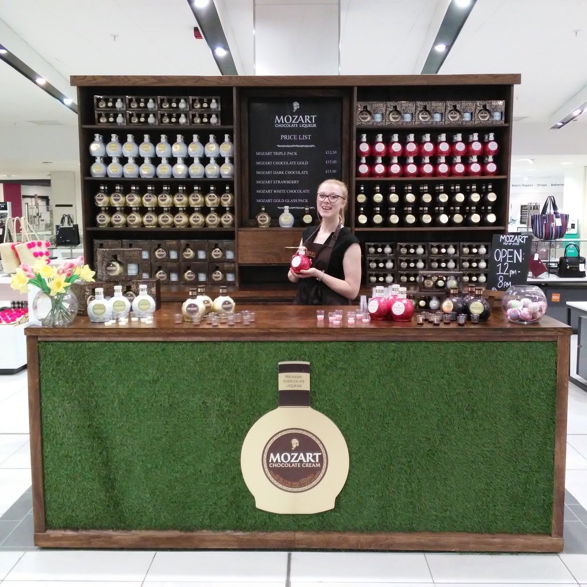 PromoHouseStaff's tweet photo. #tb Promo House are looking forward to a summer of #experiential and #promotionalcampaigns if you’re looking for FAB #promotionstaff to bring your brand to life then get in touch! #eventprofs #summercampaigns #demonstrators #promo #staffingagency #promostaff #promtionalstaffing https://t.co/N9fDyoywMw