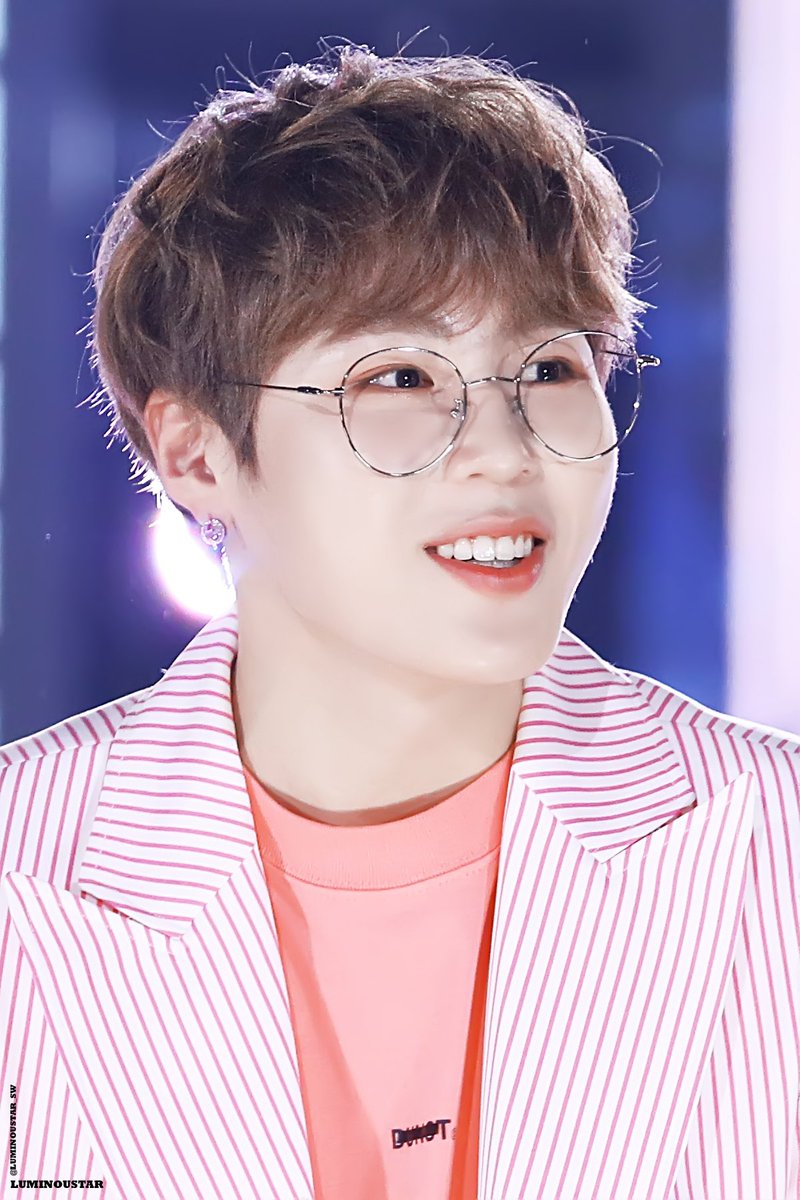 Luminoustar_sw's tweet photo. 말랑말랑해❣️
#하성운 #성운 #SUNGWOON #ハソンウン #河成云

https://t.co/sTIHsbh14E
https://t.co/SQR7yRPyio

#루미너스타 @gooreumseng @HSW_officialtwt https://t.co/aAV3vzb3Zv
