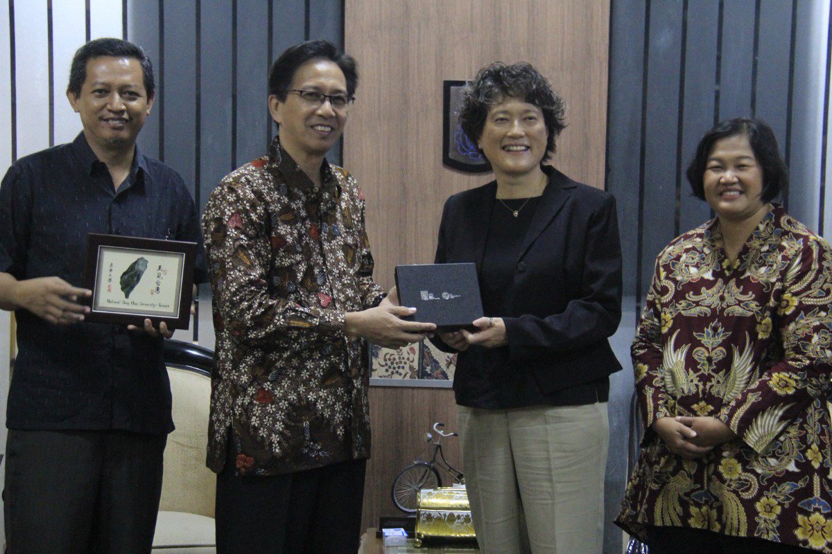 Perluas Mitra, ITS Jalin Kerjasama dengan Universitas di Taiwan: Kampus ITS, ITS News – Institut Teknologi Sepuluh Nopember (ITS) terus berupaya meluaskan jaringan mitra dengan perguruan tinggi mancanegara untuk mendukung misinya sebagai World Class… dlvr.it/R535Lb