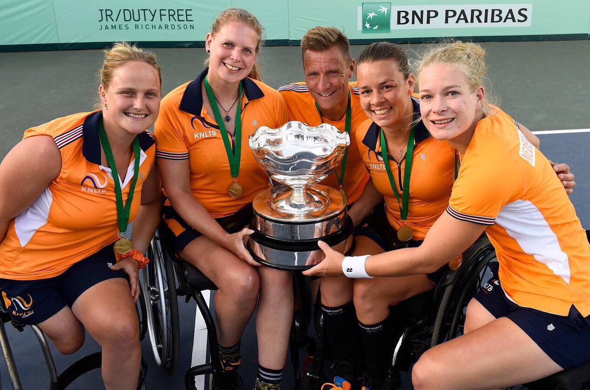 Netherlands team with trophy