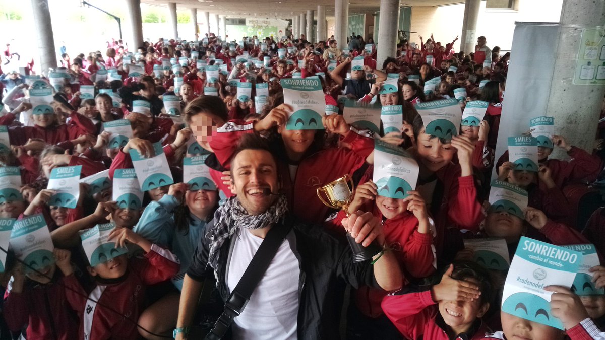 singercantante's tweet photo. Gracias, Colegio @ValledelMiro (Valdemoro, Madrid). Gracias, @edu_asseco. 💙
Thanks, Valle del Miro School (Valdemoro, Madrid). Thanks, @edu_asseco. ♥️
#Singer #ValoresHumanos #HumanValues #ElShowDeSinger #TheSingerShow
https://t.co/RzAOeuxoEp https://t.co/89zuZcES4j