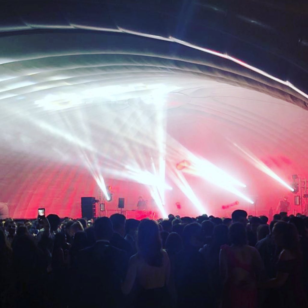 EvoDomeBenelux's tweet photo. Our ESP-2400 playing host to @professorgreen this weekend at Hertfordshire Uni #Inflatable #StageCover #TemporaryStructures #EvolutionDome https://t.co/cW0UwNYoQD