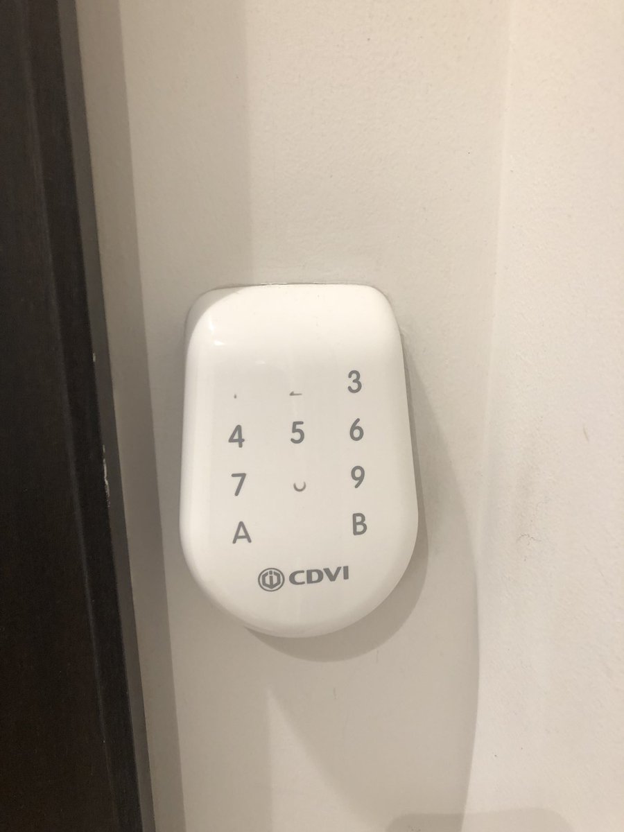DieterWijckmans's tweet photo. I think the code is a combination of 1 - 2 - 8. But i might be wrong of course 🤷♂️ #security #flaw #crackthecode #officelive https://t.co/YuBtYBdqLg