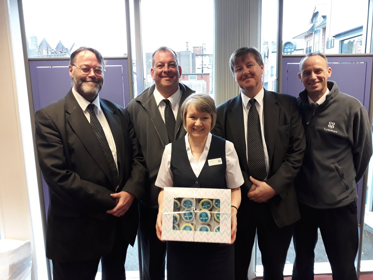 Delighted to drop some yummy cupcakes into Blackburn last week to thank them for a fabulous client feedback letter from a previous colleague. #showyoucare #suceedtogether #coopfuneralcare #DoTheRightThing
Well done team Blackburn!