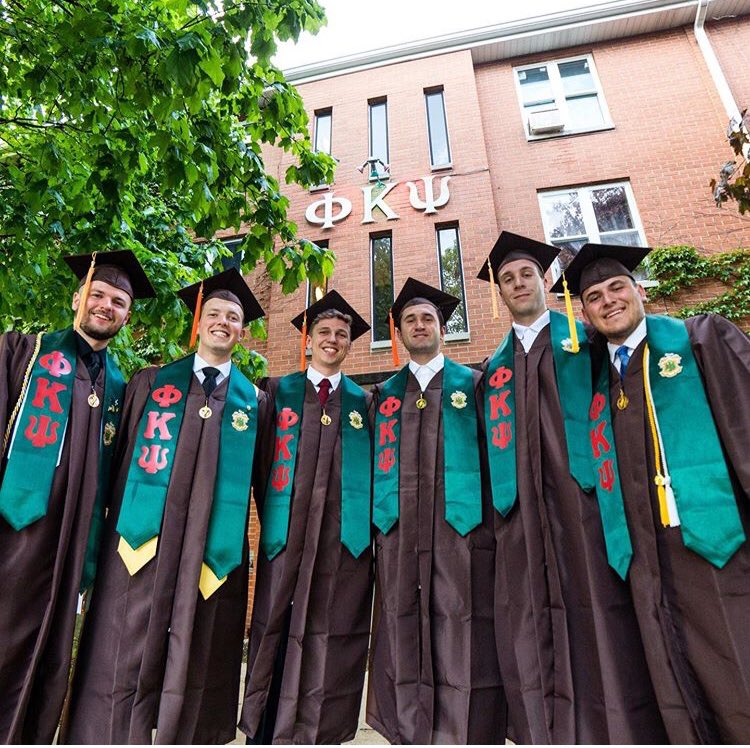 ValpoFSL's tweet image. We would like to congratulate all of the @ValpoU graduates from the class of 2019!! All the best in your next adventure! #ValpoGrad