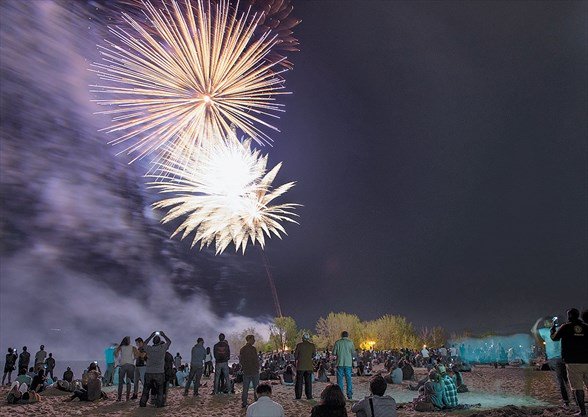 YongeNorthMitsu's tweet photo. We wish you a happy #VictoriaDay weekend!🎆🎉 https://t.co/FCyRXso3gb