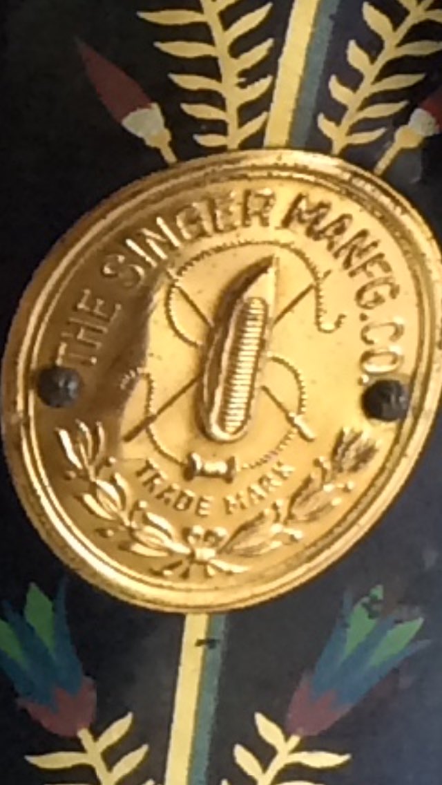 _BrandCreate's tweet image. The Singer brand - still to be seen. The table was spied in Portugal; the sewing machine in Dublin ⁦@singersewinguk⁩ #SingerSewingMachine