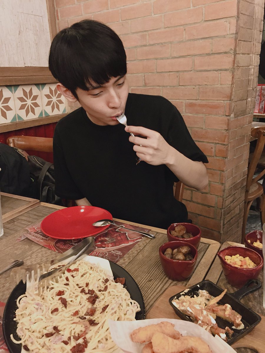 SB19Official's tweet photo. [#SB19_JUSTIN] Ribs for dinner with Stell. Kayo guys? 🍽

#SB19 #SB19_STELL https://t.co/pzhvnBhYTq