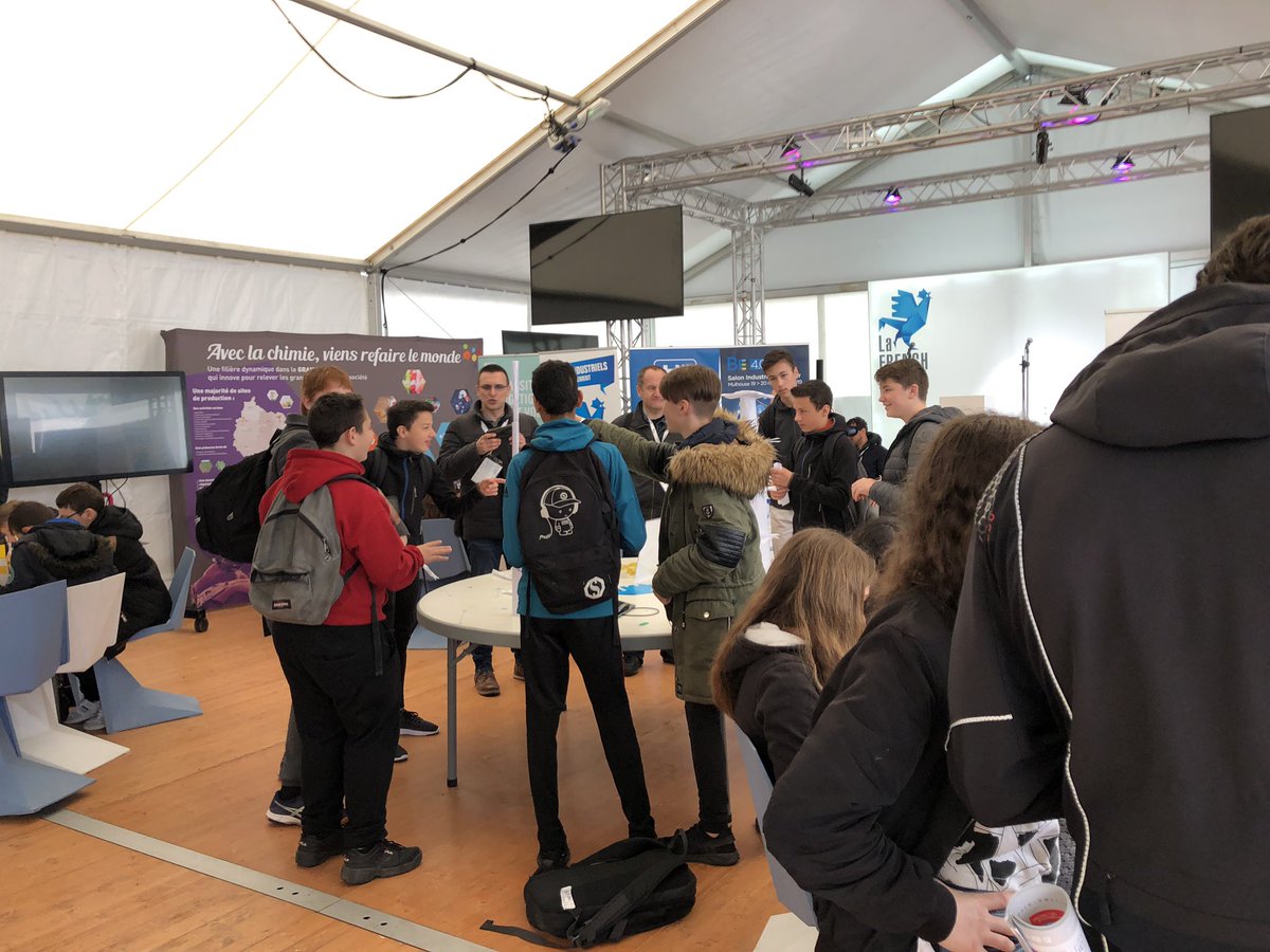 domhuard's tweet photo. Beaucouo de jeunes au #FrenchFabTour à la fonderie Mulhouse https://t.co/0izMX8Avwm