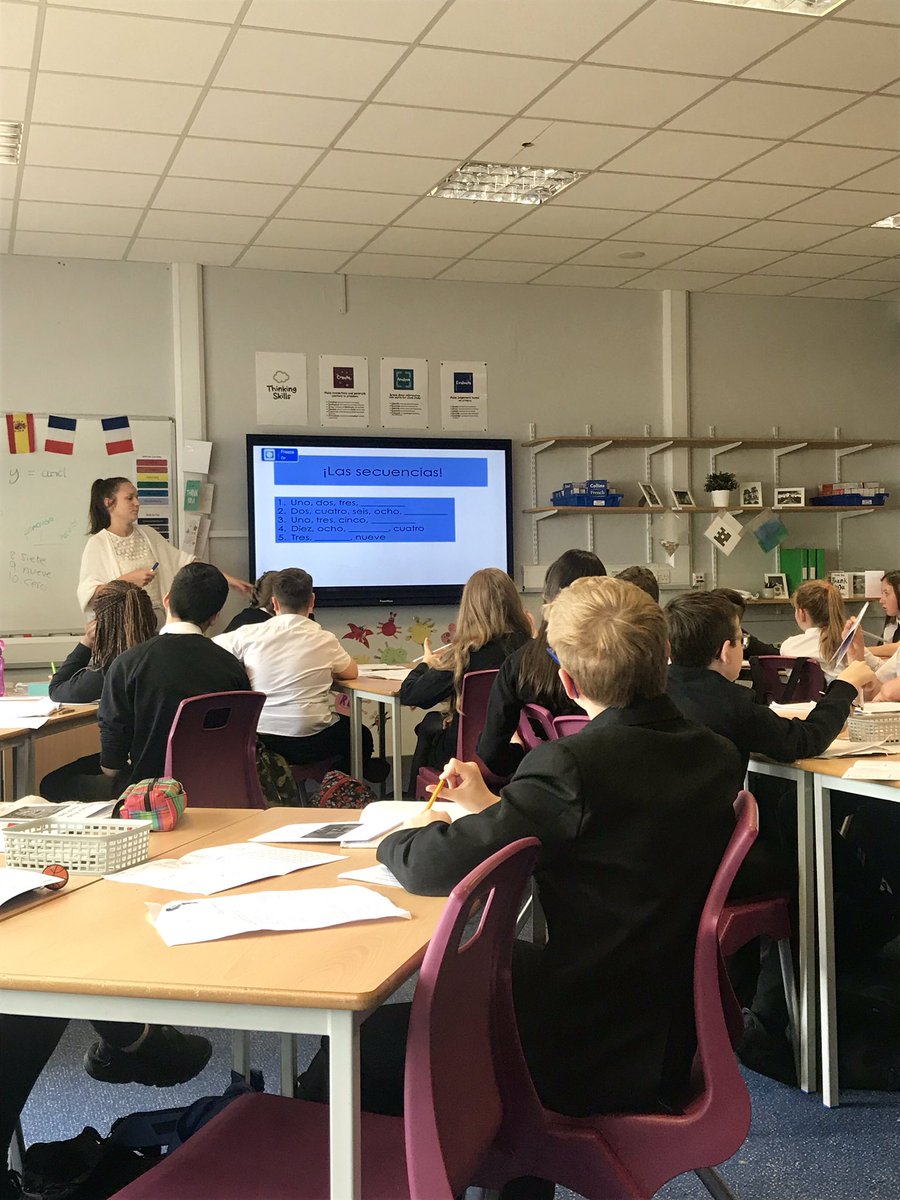 BathAcadML's tweet image. S2 have been working on maths in Spanish with our student teacher Miss MacKay 👩🏻‍🏫 Lots of excellent numeracy skills on show! 🤓 You’d be impressed @BathgateMaths 👏🏼 #numeracyacrosslearning