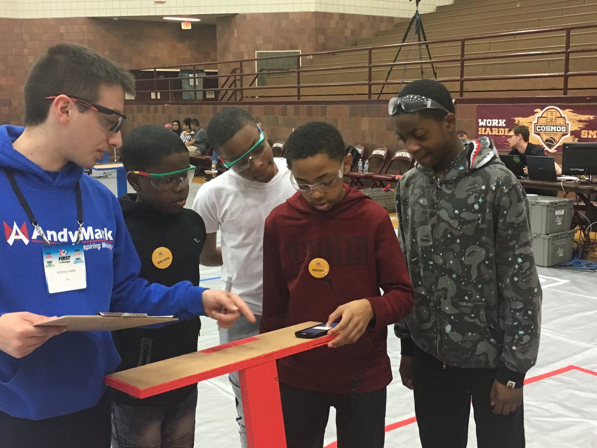 GECdpscd's tweet photo. The Robo Gators from GEC won the Cosmos FIRST Challenge Spring Event this weekend! 🏆👏🏽 Congratulations students and Mrs. Balakrishnan for a job well done! #shinebrightlyatgolightly #robotics #stem @Detroitk12 https://t.co/B11uirdhLW
