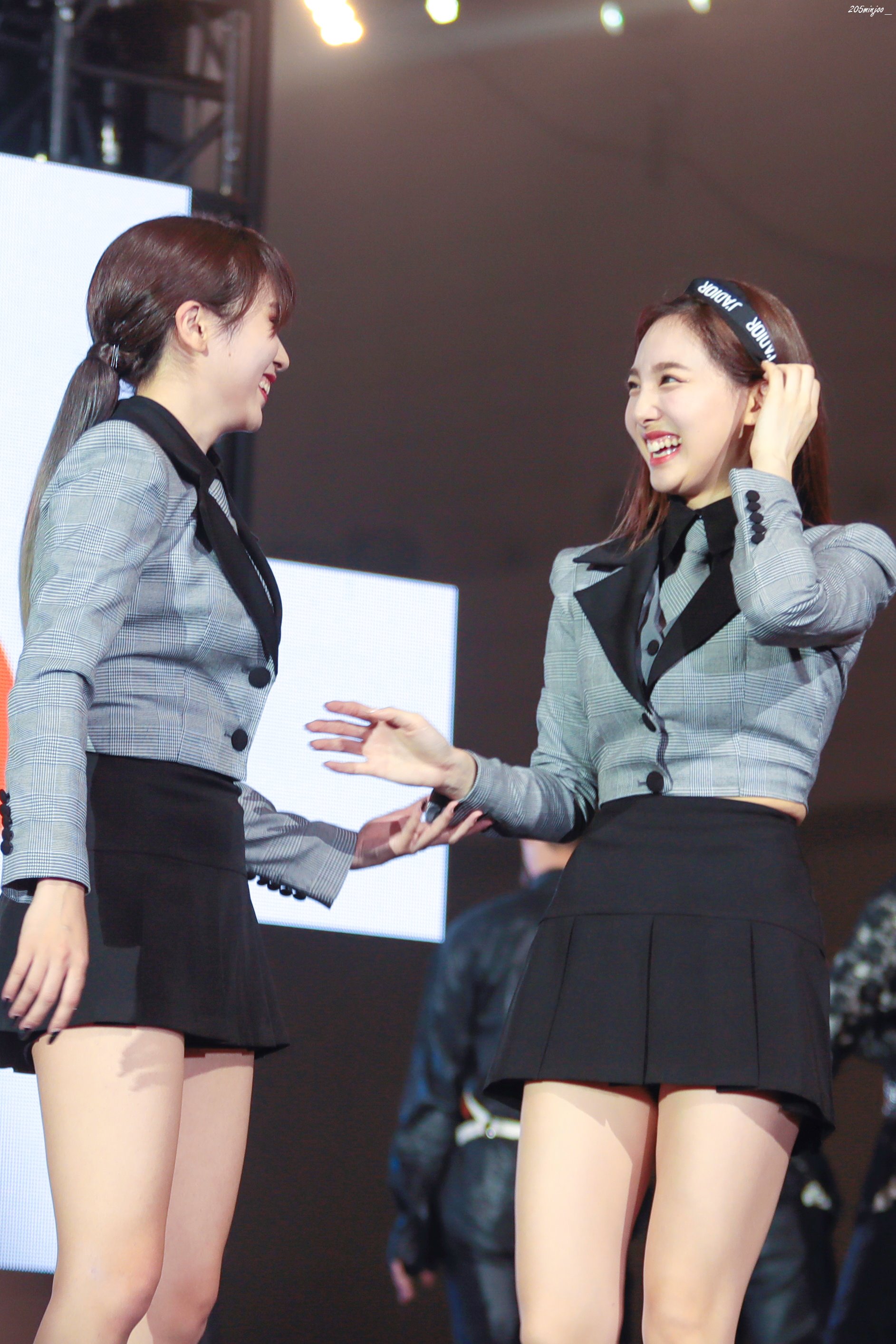 D7AkLBKU8AEkIOi.jpg:orig