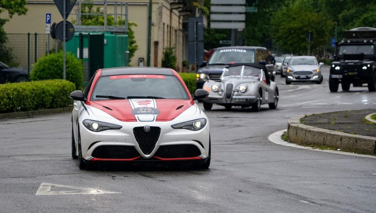 GiuliaPaganoni's tweet photo. Il racconto della #1000miglia2019 vissuta a bordo di #AlfaRomeo #GiuliaQuadrifoglio in versione Racing.
Su @Motori24 👉 https://t.co/XFVhwvtgqE 
#1000Miglia #motori #frecciarossa https://t.co/43ayeBrEZQ