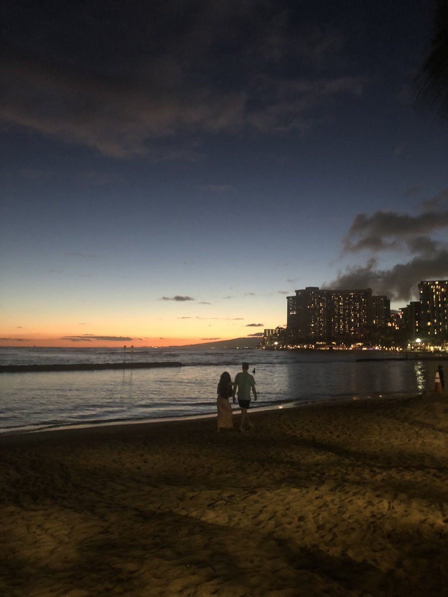 anihcim's tweet photo. どんなに時間帯もが様になる。ニクいね、Hawaii。 https://t.co/TaArxVXRD9