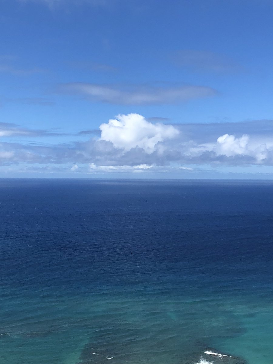 anihcim's tweet photo. どんなに時間帯もが様になる。ニクいね、Hawaii。 https://t.co/TaArxVXRD9