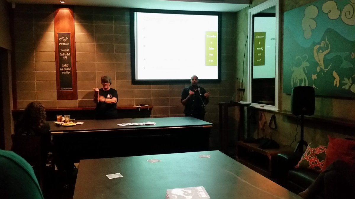 SciMarchPerth's tweet photo. Learning about Herd Immunity and the other advantages of vaccines thanks to Dr Shaxx Mowlaboccus and Pint of Science AU @ShaxxM8 @pintofscienceAU #PintAu19 #May4Science https://t.co/2l5gu1wiWm