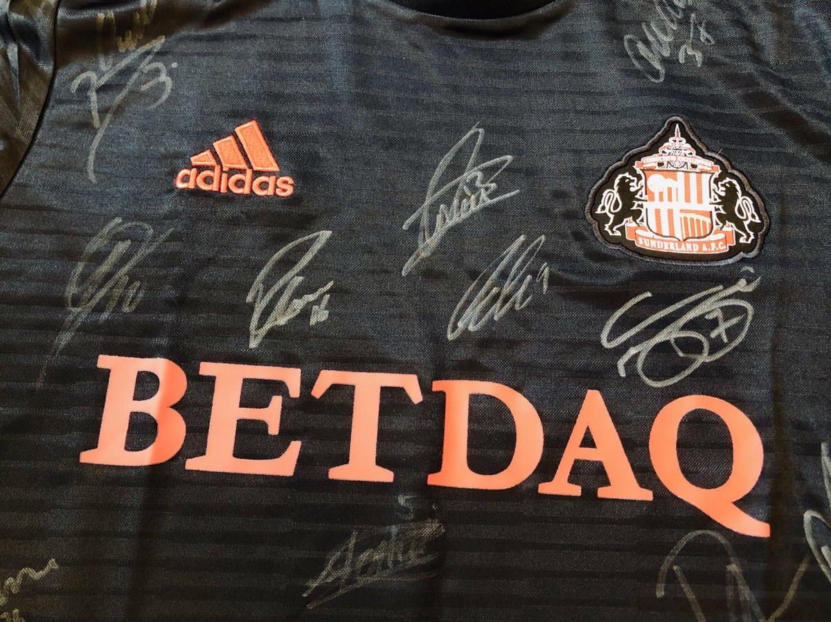 ⚫️🔴 COMPETITION! 🔴⚫️

#SAFC will be BACK IN BLACK at <a href="/wembleystadium/">Wembley Stadium</a>  and we've got an away shirt signed by the squad to give away!

To enter:

• FOLLOW <a href="/SAFCFoL/">Foundation of Light</a> 
• RETWEET this post
• SIGN UP to our newsletter eepurl.com/c9OUN1 

Winner will be announced 9am Friday!