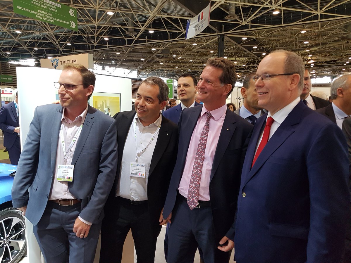 vedecom's tweet photo. [#Echarging #innovation] Demonstration of #V2G &amp; #PlugNcharge @Groupe_Renault stand @EVS32_ with HSH Prince Albert II of Monaco. Congrats to all partners  @Vedecom @g2mobility @gireve @Trialog_SA @GroupeRenaultEV @colombus https://t.co/PWi91gybd7