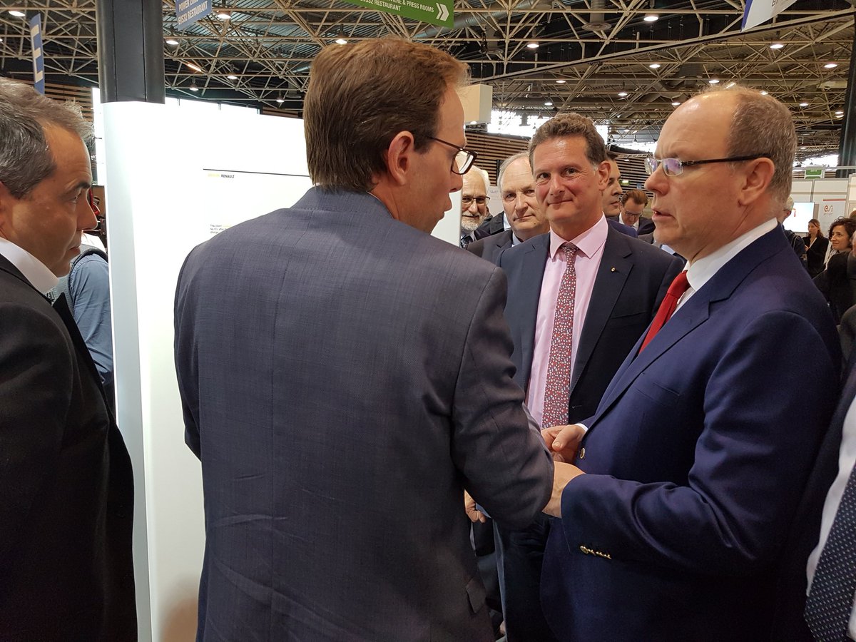 vedecom's tweet photo. [#Echarging #innovation] Demonstration of #V2G &amp; #PlugNcharge @Groupe_Renault stand @EVS32_ with HSH Prince Albert II of Monaco. Congrats to all partners  @Vedecom @g2mobility @gireve @Trialog_SA @GroupeRenaultEV @colombus https://t.co/PWi91gybd7