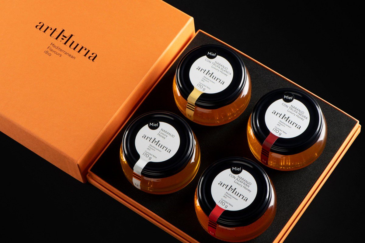 Estamos en #DiaMundialdelasAbejas y hablamos de miel <a href="/ArtMuria/">artMuria</a> creada desde 1810 por 6 generaciones de la familia Muria. Su pasión por Apicultura se materializa en miel Gourmet, gran protagonista de la IV Cumbre <a href="/marbAllStars/">Grupo All Stars</a> #Marbella #MarbellaAllStars2019 #MarbellaAllStars