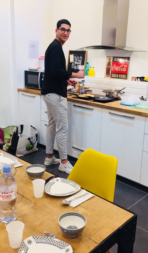 ElosaysGau's tweet photo. #Ramadan #Partage
Quand ton collègue prépare un festin pour toute l’équipe alors qu’il fait le Ramadan... C’est beau 😍💪🏻 #Partage #Mental #Avanista https://t.co/vmASiADTLX