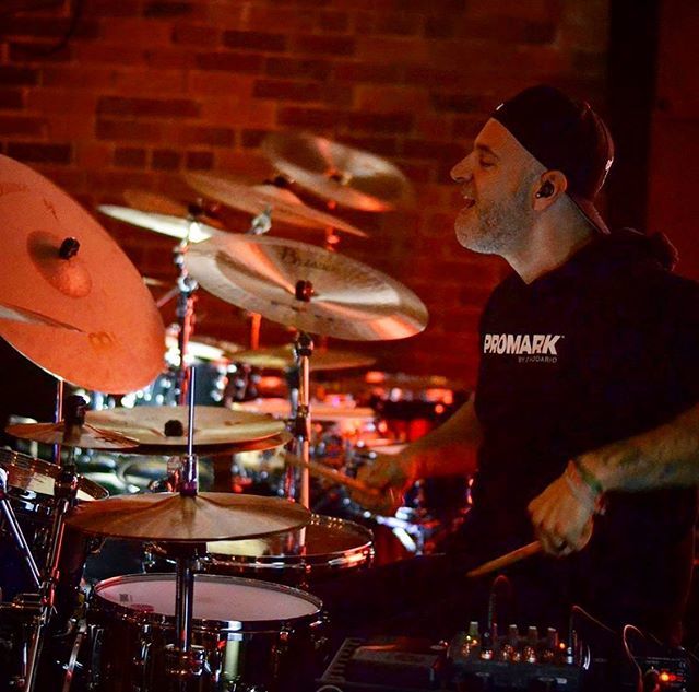 MattPeriphery's tweet photo. Thanks for capturing this, @buttfairy! It definitely captures how much fun I had performing on this clinic tour. I simply just love drumming, and I hope you all can see it too. 🙌🏻🤘🏻🙌🏻 https://t.co/sHF0WFrUG0