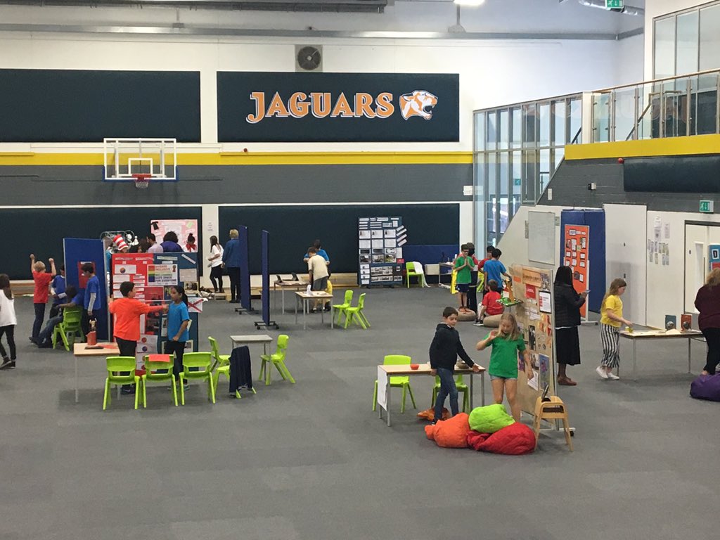 lou2560's tweet photo. It is time!! We are ready to go! PYPX Exhibition 2019 #ACSPYPX #pypexhibition2019 #flipgrid @ACSEghamDigital @anya_pyp @lou2560 @carolMilner14 @ACSEgham @SuzanneMcClusk1 https://t.co/sogylipoZV