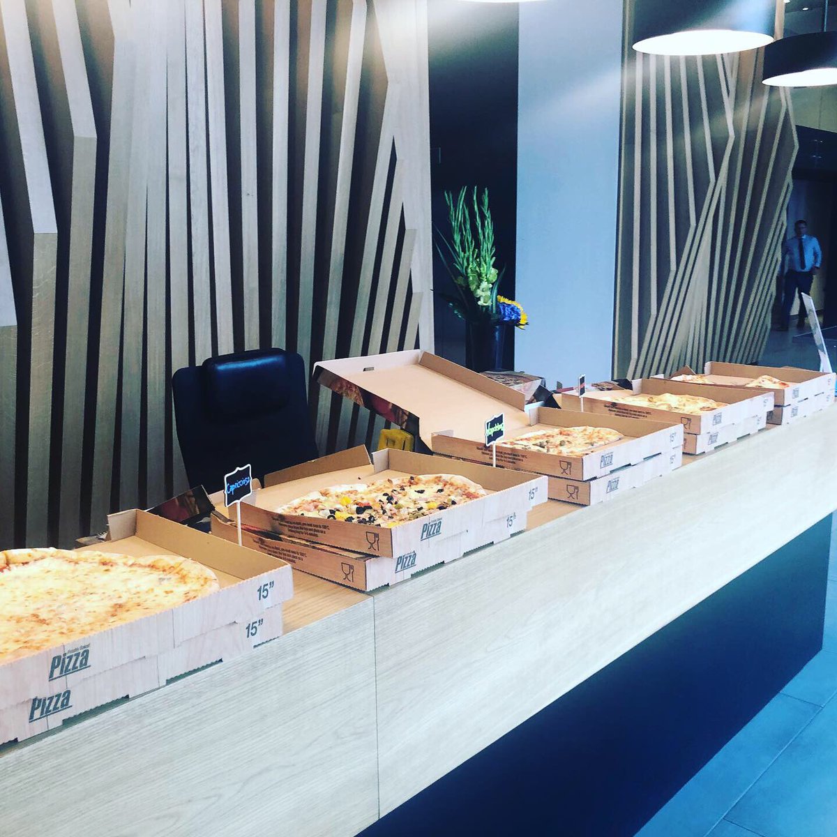 PorterBuilding's tweet photo. We love to make our lovely people @PorterBuilding happy , especially on Mondays❤️Today we have had a PIZZAparty for lunch , everyone loved it !! #pizzaparty #HappyMonday #pizza #deliciousfood 🍕 https://t.co/rz0R4TBEau