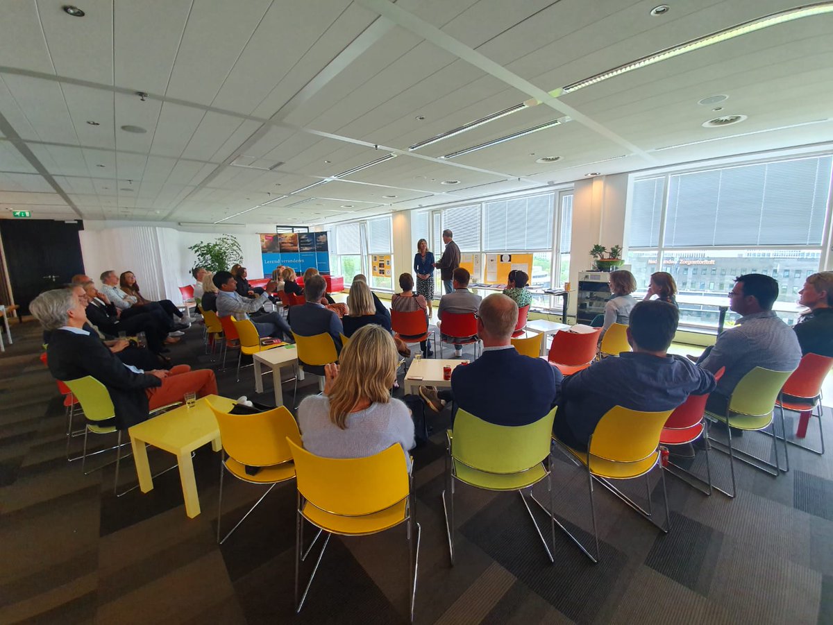 Vrijdag was het weer zover.. een nieuwe lichting CP&amp;C'ers mocht haar diploma in ontvangst nemen, met als bijzondere afstudeerder Robot Pepper. Gefeliciteerd! Wil jij je onderscheiden in de informatiesamenleving? Op 11 oktober gaan we opnieuw van start: bit.ly/2ESzOnx