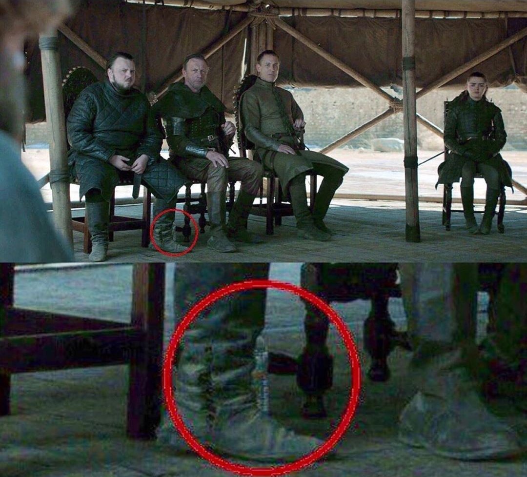 areeSoftwareBug's tweet photo. @GameOfThrones 
So now coffee is served in plastic bottles
😂😂😂 https://t.co/EbXGHbp9Gh