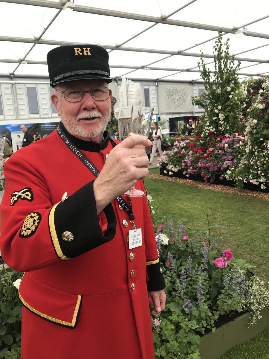 hawkinsbros's tweet photo. #chelseapensioner enjoying Hawkins Bros Rose Reserve at #ChelseaFlowerShow2019 #summerfizz #theseason https://t.co/tQMhBhe9SZ