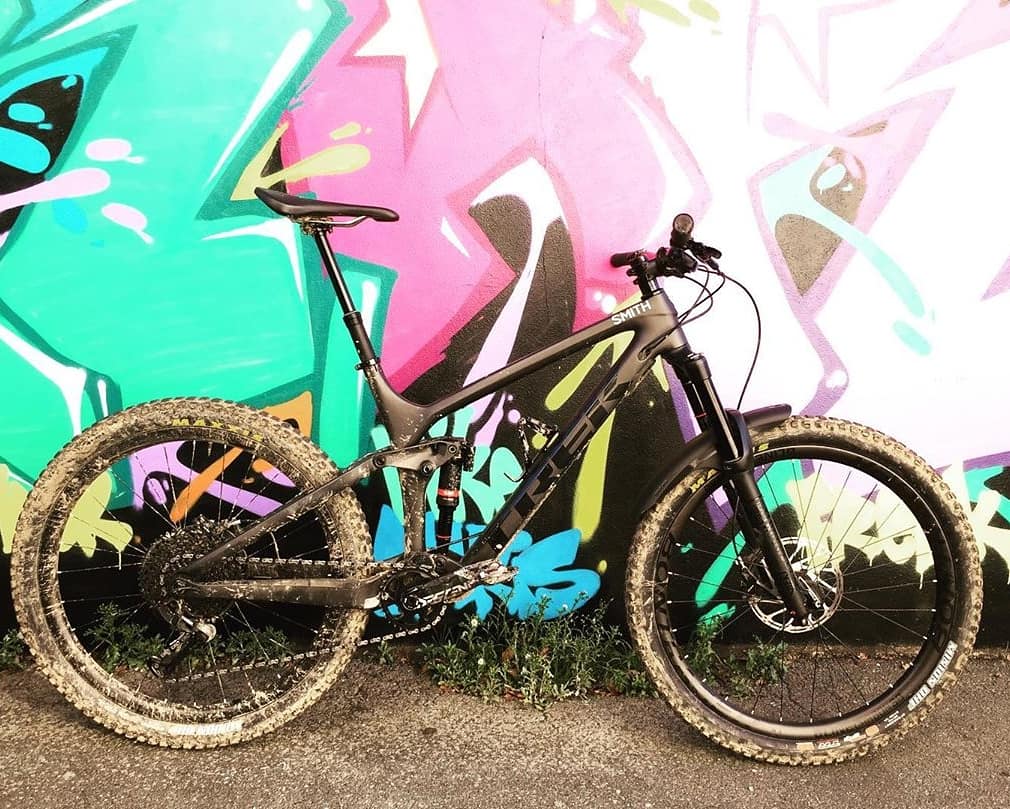 MuckyNutz's tweet photo. Super tidy @trekbikes rocking the #MugGuard short 📸 @lloydee23
-
-
#MuckyNutz #Fenders #Mudguards #MTB #MountainBike #MountainBiking #Cycling #Cycle #Bicycle #Trails #Freeride #Downhill #DH #DHMTB #EnduroMTB #XC #CrossCountry #XCMTB #Mud #Dirt #Race #Guard https://t.co/hGokYSTixi