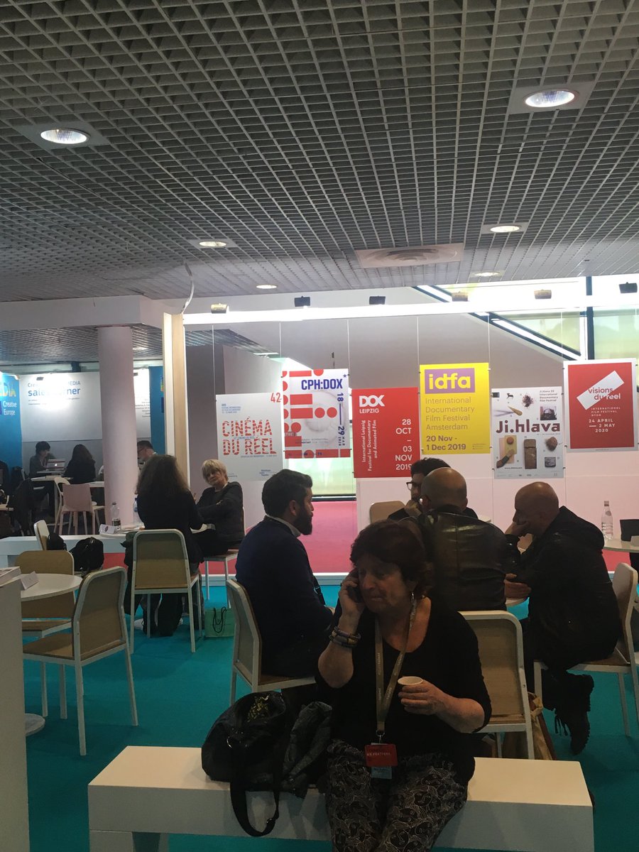 Cath_Bizern's tweet photo. Les festivals europeens du documentaire s'affichent au #doccorner #cannes2029 https://t.co/itAHLBShGp