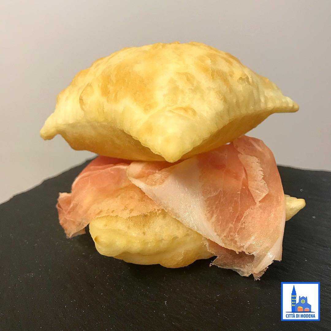 cittadimodena's tweet photo. π·#MODENAINTAVOLA Gnocco fritto col prosciutto πππ Grazie a starbucksgirl78 per lo scatto πππ
Buon appetito e #visitmodena https://t.co/uUV1HmUTkN