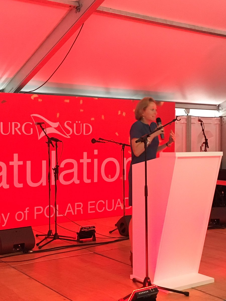 Vermeiren_Mich's tweet photo. @AnnickDeRidder welcoming Polar Ecuador from @hamburgsud @PortofAntwerp for her namegiving and christianing. Godspeed to the Polar Ecuador https://t.co/wxAwuXiRqh