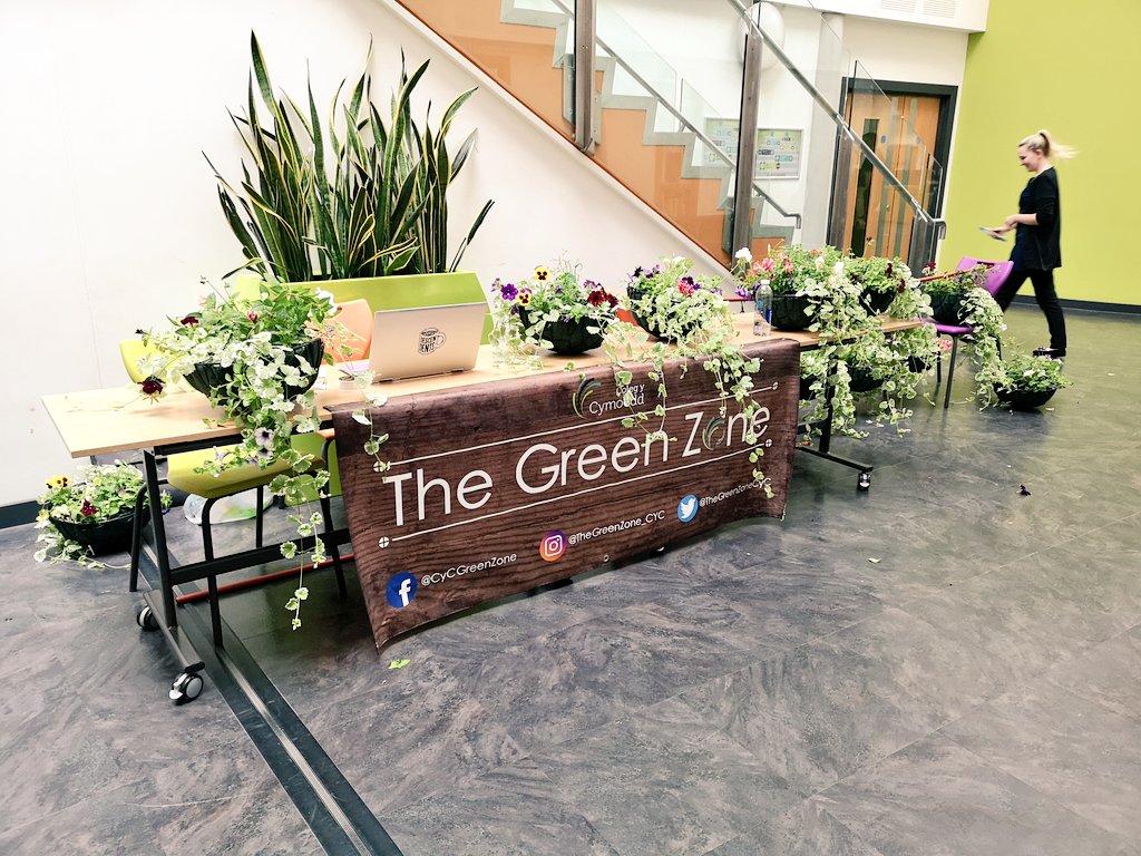TheGreenZoneCyC's tweet photo. Some of our beautiful hanging baskets ready for collection at Nantgarw Campus today! @ColegyCymoedd  @CYCVocAccess https://t.co/9GMrCfOfUu