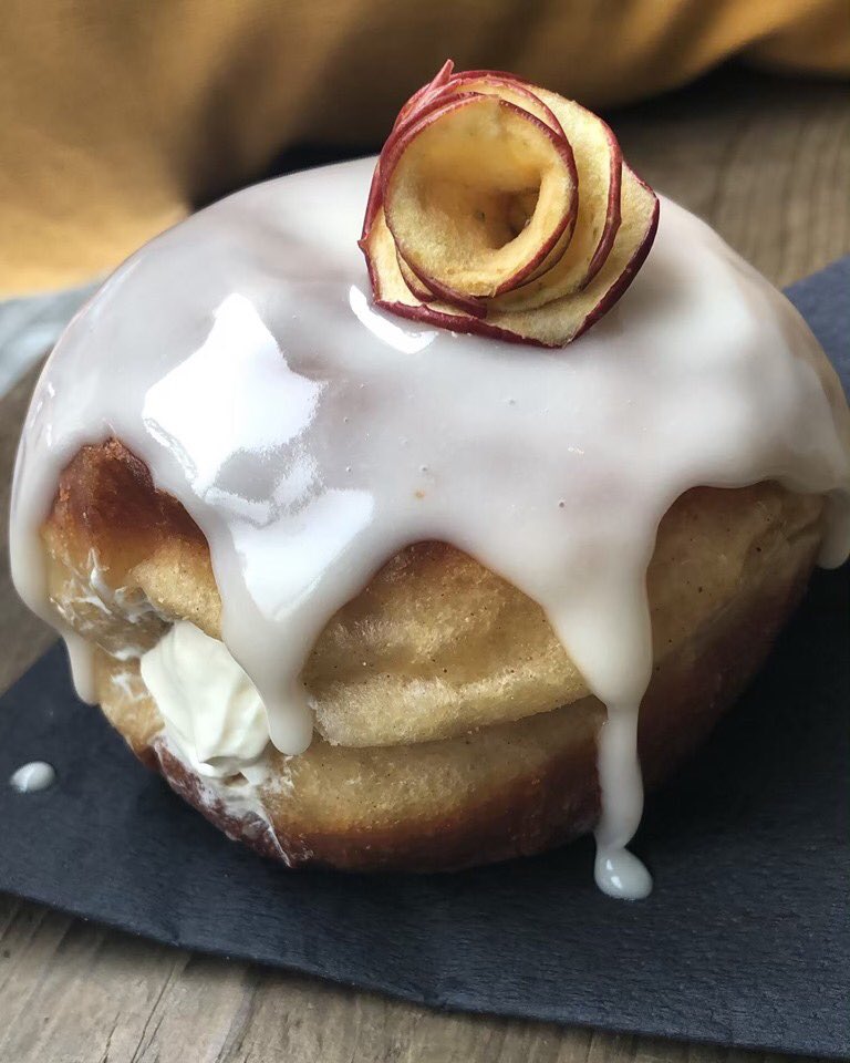 WHInverness's tweet photo. PERK Coffee & Doughnuts are celebrating the end of the Highland Whiskey Festival by serving a Tomatin 12yr old whiskey creme doughnut, with a fresh apple glaze and a dehydrated apple rose!π₯ππ©
β οΈFOR TODAY ONLY!!!β οΈ
#WHInverness #WhatsHappening #PerkCoffeeAndDoughnuts https://t.co/OaAlCwXeTH