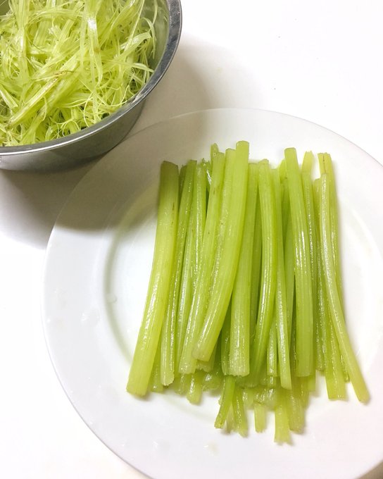 ふきの下処理のやり方は 簡単にできる下ごしらえ 保存方法を紹介 お食事ウェブマガジン グルメノート