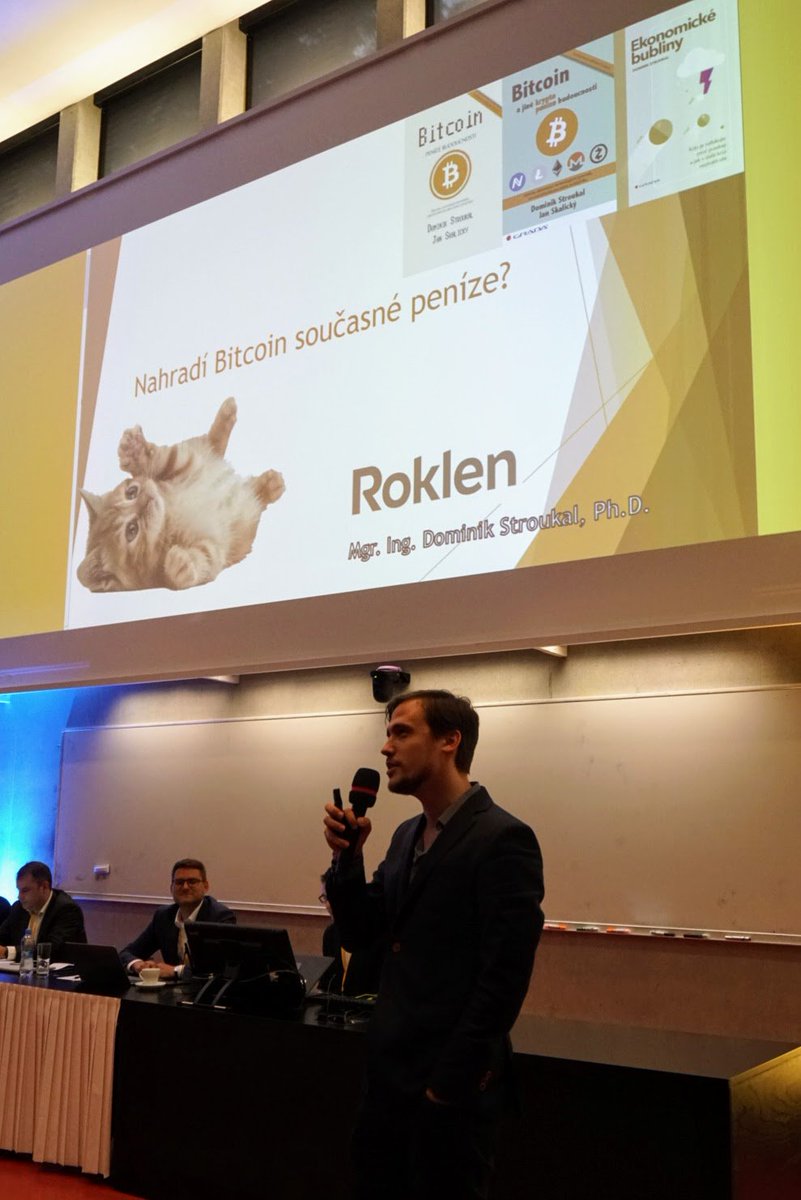 lawfitcvut's tweet photo. #DigitalniRealita je plná koťátek. 🐱 Prezentace @Stroukal, hlavního ekonoma finanční skupiny #Roklen, byla však mimo to plná i zajímavých grafů a dat. https://t.co/QouWq0pj66 #lawfit https://t.co/tnpxFfNIsF