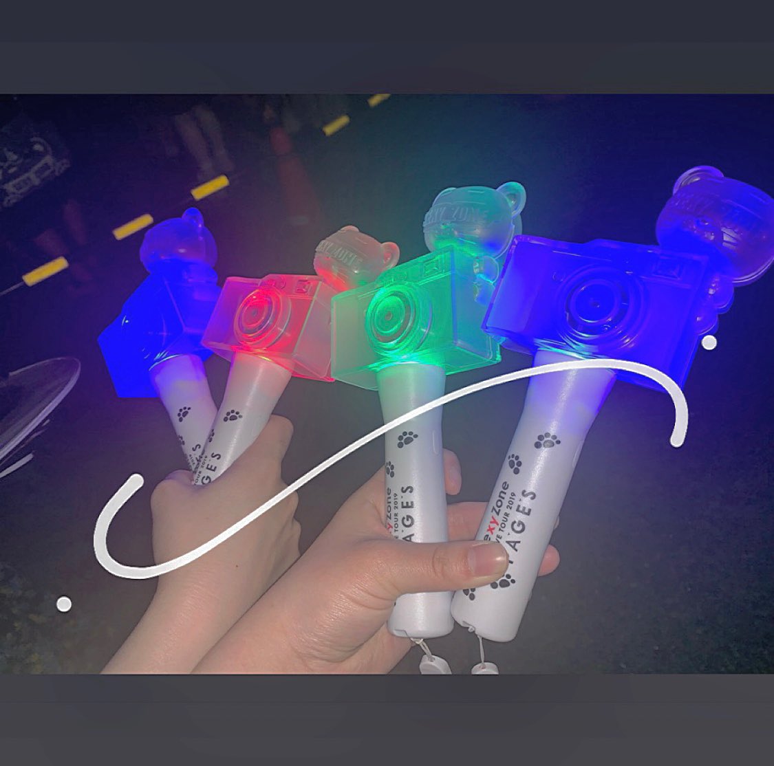 _ririn12's tweet photo. センステ横花目の前アリトロ真上自担と0ズレっていうこんなさいっっっっこうな現場ある？？自担が目の前来るたび席をチェンジしまくって叫んで崩れ落ちてさいっっっっこうだった4連たのしすぎ！！❤︎ ずっとわらってた！過去１レベルのアリーナさいっっっっこう ～～🥺💓 https://t.co/QWxZKoUrHh