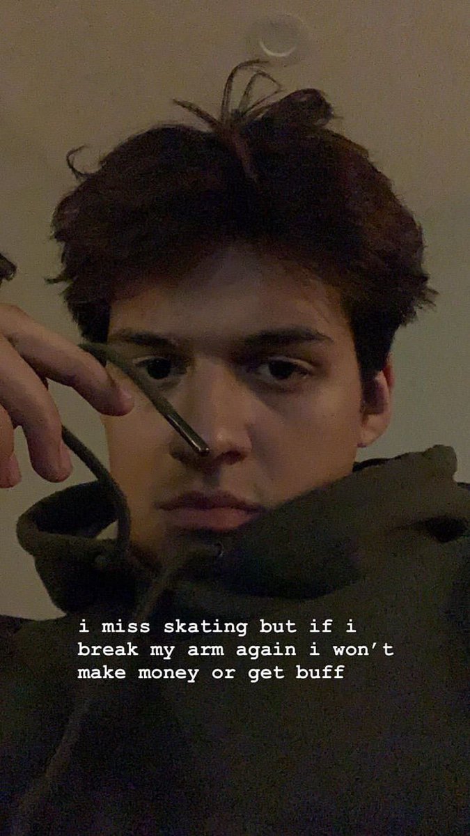 ___omlar's tweet photo. Happy 22nd birthday to my fav brown boy ,, I love you pollo &amp; hope you have a good day . Don’t let anyone or anything ruin it ... don’t drink a lot 😳 ,, thanks for being the sweetest muff ever ... please don’t ever change ❤️ 
                  - i love you <3 https://t.co/GVc0Suc6Wd