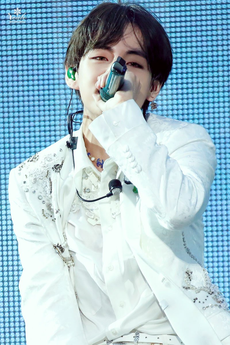 190519 SYS 뉴저지 고화질

자고 일어나니 지인들에게 카톡이 엄청나게..
아침에 일어나 씻고 빵과 우유를 먹고
한국 갈 준비합니다 >_<

#뷔 #V #taehyung #태형 #김태형 #태태  #방탄소년단 #BTS⁠ ⁠ #防弾少年団   
<a href="/BTS_twt/">방탄소년단</a>