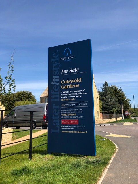 creativetopsham's tweet photo. New ‘landmark’ signs for Blue Cedar Homes

Blue Cedar Homes asked us to design a new, more upmarket sign for their Cotswold Gardens Development of luxury homes. The new sign has been installed and looks very impressive and really establishes BCH as a premium brand. #design https://t.co/Qa6HMrB7Lc