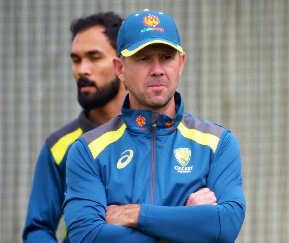 Mahfooz_99's tweet photo. Look who’s joined up with the Aussies in Southampton 👀 

Three-time World Cup winner Ricky Ponting is part of the coaching staff for #CWC19 
#Ricky_ponting
#justin_Langer
Legends with our heros💪💪
💙💙💙 https://t.co/NlXI0DxFd3
